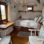 Shepherd's Hut Bilsdale *