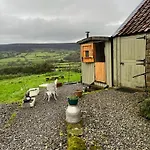 Shepherd's Hut Bilsdale Chop Gate